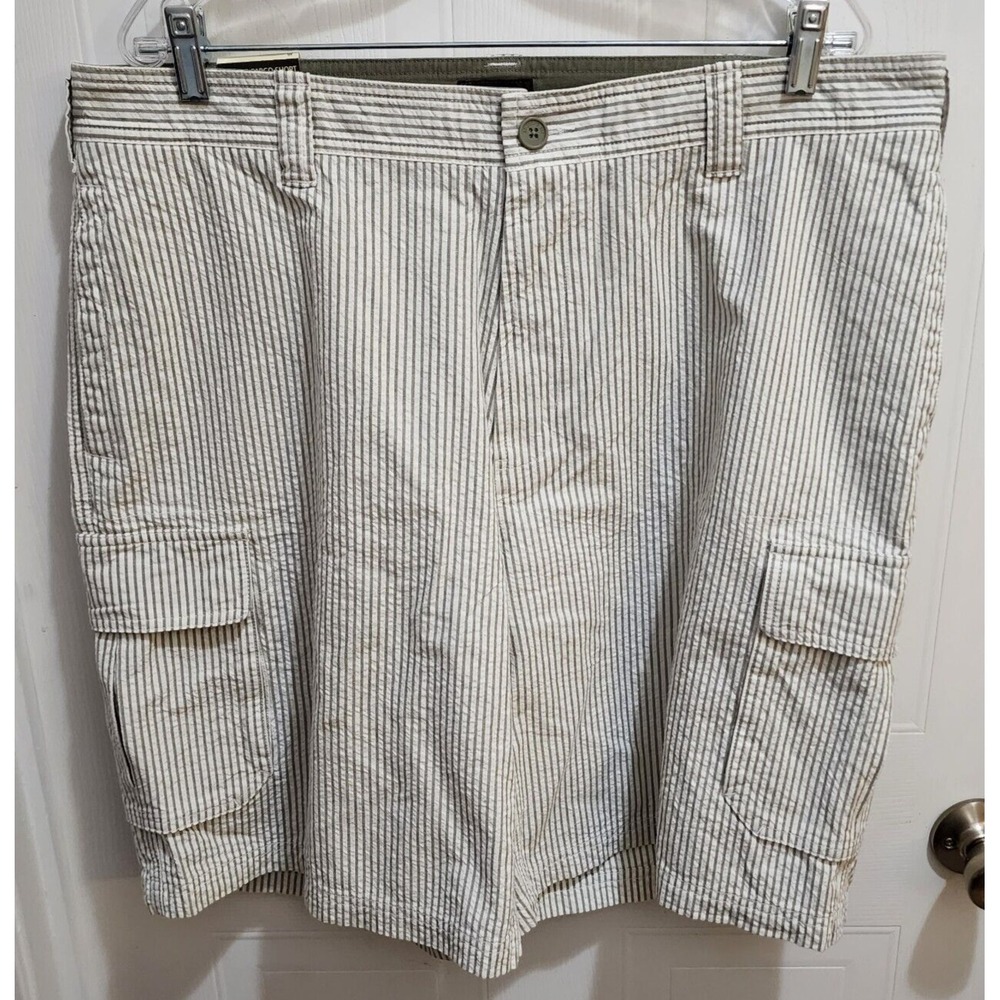 NEW St. John's Bay Blue and White Seaside Seersucker Cargo Shorts‎ Men's Size 40